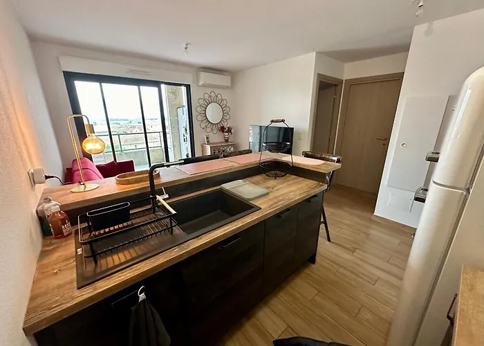 Apartment Charmant T2 Au Coeur De La